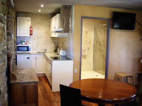 1860 Wine Country Cottages - Accommodation Redcliffe 9