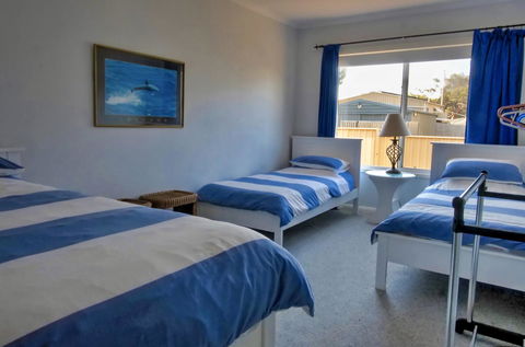 The Whitehouse - Accommodation Redcliffe 12