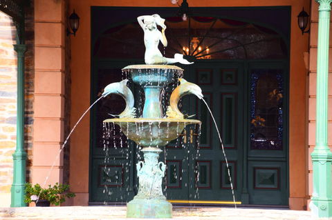 Grand Bluestone Mansion - Accommodation Redcliffe 9
