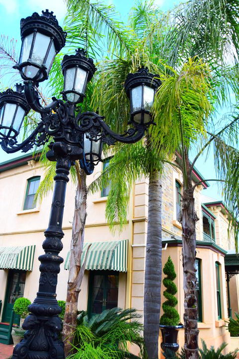 Grand Bluestone Mansion - Accommodation Redcliffe 8