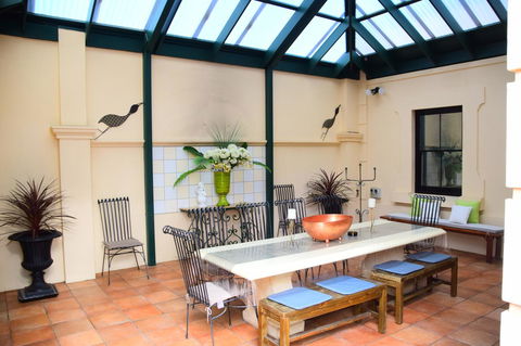 Grand Bluestone Mansion - Accommodation Redcliffe 19