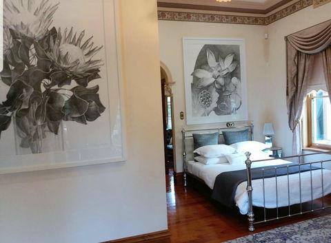 Grand Bluestone Mansion - Accommodation Redcliffe 7