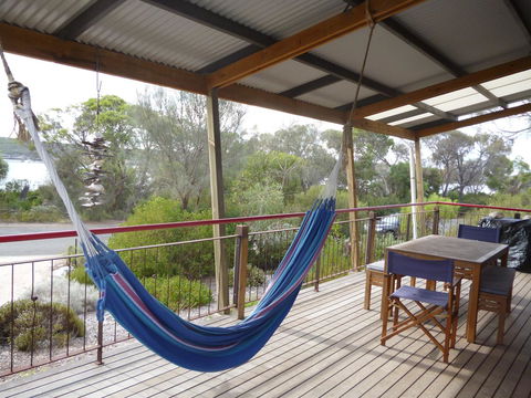 SeaLaVie - Accommodation Redcliffe 1
