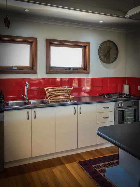 SeaLaVie - Accommodation Redcliffe 10
