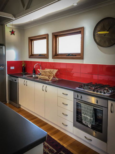 SeaLaVie - Accommodation Redcliffe 9