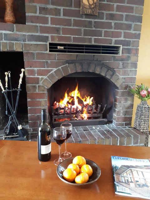 Linger Longer Vineyard - Accommodation Redcliffe 1