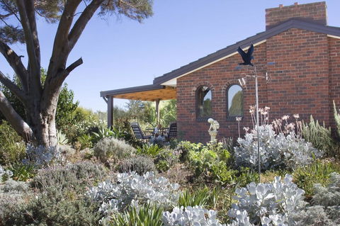 Linger Longer Vineyard - Accommodation Redcliffe 13