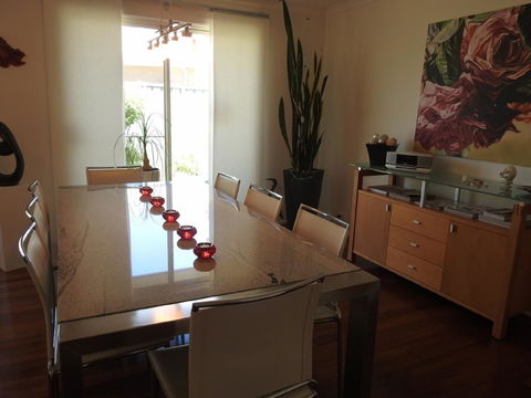Sanctuary In The Valley - Accommodation Redcliffe 23