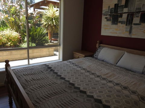 Sanctuary In The Valley - Accommodation Redcliffe 14