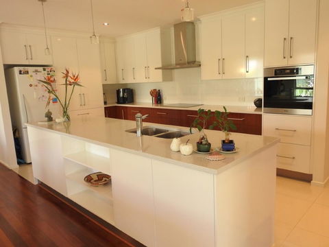 Sanctuary In The Valley - Accommodation Redcliffe 10