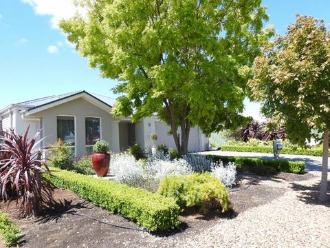 Sanctuary In The Valley - Accommodation Redcliffe 2