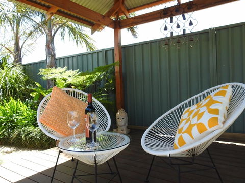 Sanctuary In The Valley - Accommodation Redcliffe 8
