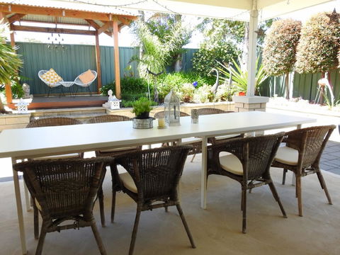 Sanctuary In The Valley - Accommodation Redcliffe 7