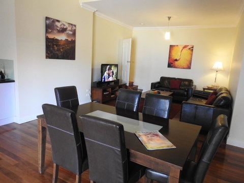 A Secret Garden - Accommodation Redcliffe 14