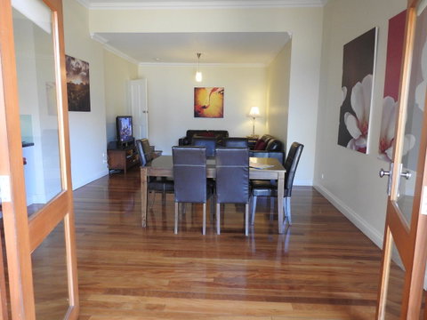 A Secret Garden - Accommodation Redcliffe 16