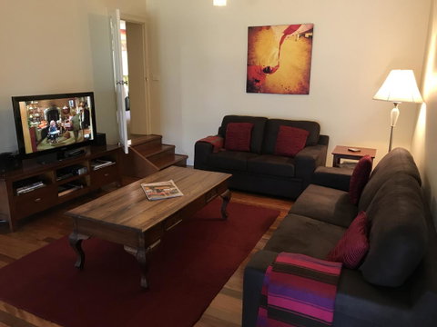 A Secret Garden - Accommodation Redcliffe 3