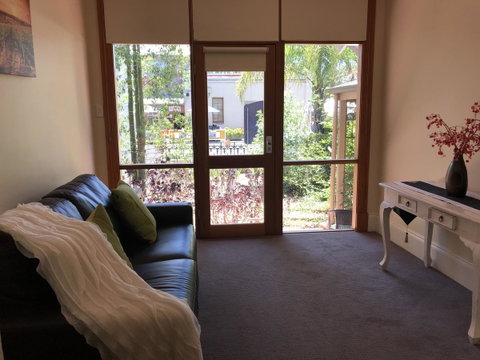 A Secret Garden - Accommodation Redcliffe 9