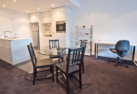 Luxury City Apt With Pool, Gym, Spa, Netflix - Accommodation Redcliffe 0