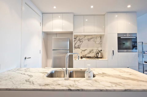 Luxury City Apt With Pool, Gym, Spa, Netflix - Accommodation Redcliffe 18