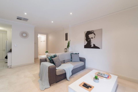 One Bedroom In Adelaideâ€™s East End FREE WIFI*Netflix*Parking - Accommodation Redcliffe 19