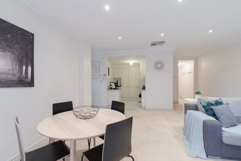 One Bedroom In Adelaideâ€™s East End FREE WIFI*Netflix*Parking - Accommodation Redcliffe 18