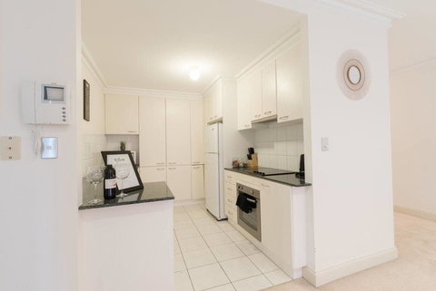 One Bedroom In Adelaideâ€™s East End FREE WIFI*Netflix*Parking - Accommodation Redcliffe 12