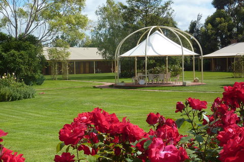 Coonawarra Place Motor Inn - Accommodation Redcliffe 3