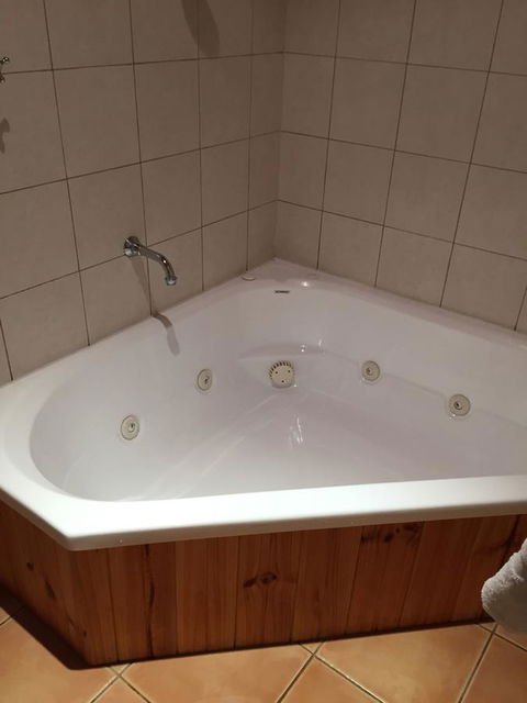 Coonawarra Place Motor Inn - Accommodation Redcliffe 15