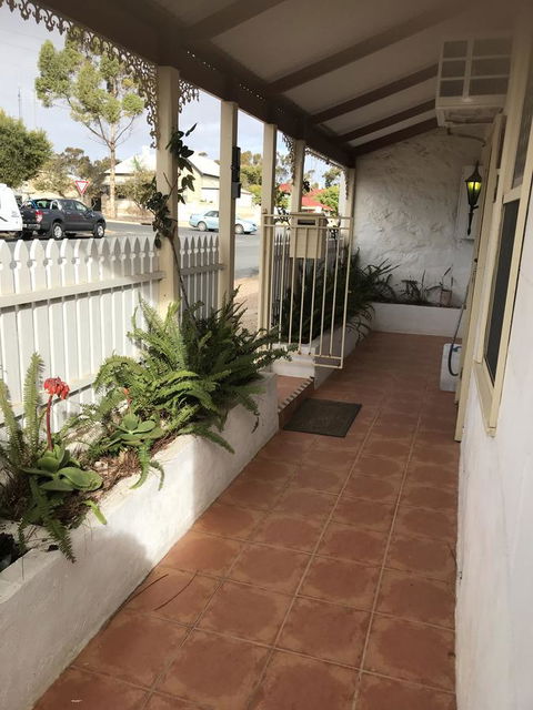 Cosy Nook - Accommodation Redcliffe 26