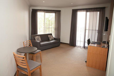 Mawson Lakes Hotel - Accommodation Redcliffe 38