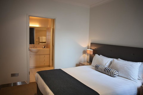 Mawson Lakes Hotel - Accommodation Redcliffe 3