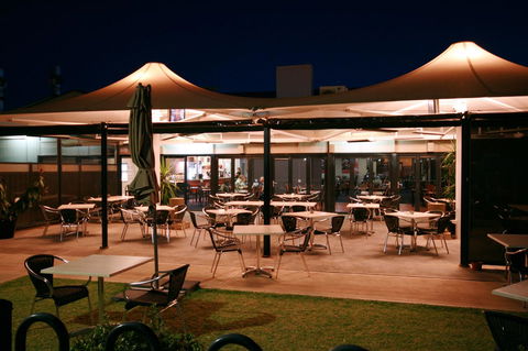 Sundowner Motel Hotel - Accommodation Redcliffe 0