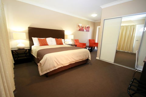 Sundowner Motel Hotel - Accommodation Redcliffe 5