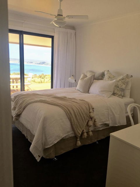 The Cape - Accommodation Redcliffe 7
