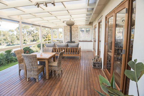 Port Lincoln Seaside Home - Accommodation Redcliffe 9