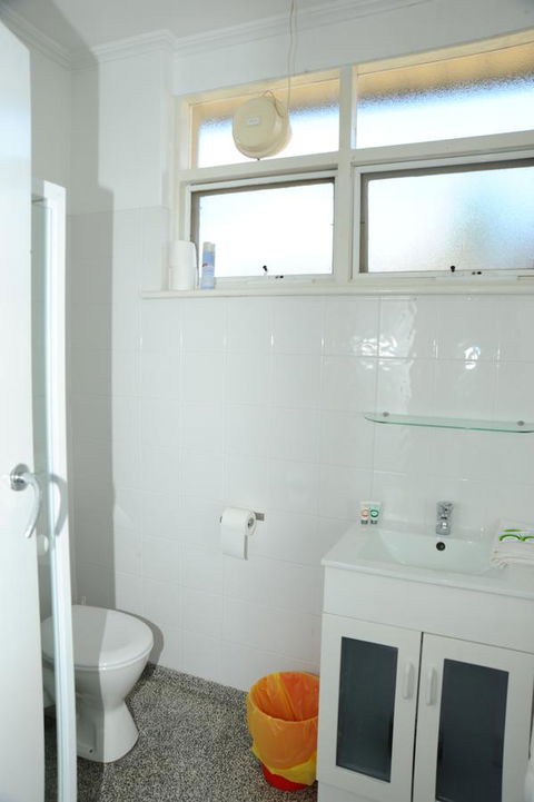 Glenelg Holiday Apartments-Ellis - Accommodation Redcliffe 10