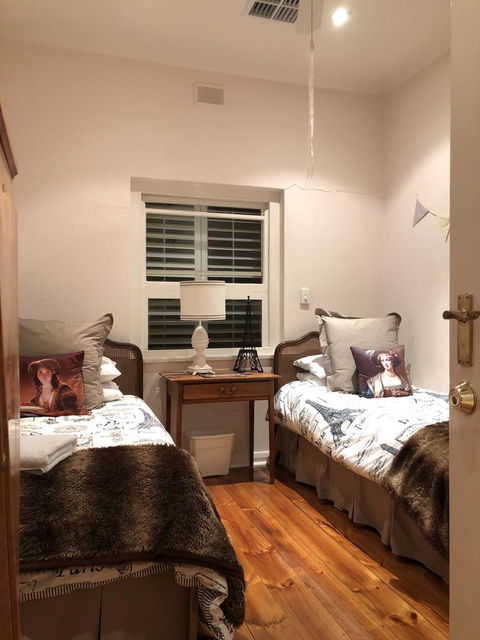 The Winemakers - Accommodation Redcliffe 9