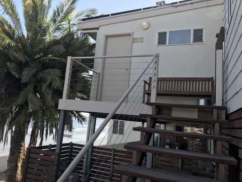 Beachside & Jetty View Apartment 6 - Captain\'s Apt - Accommodation Redcliffe 7