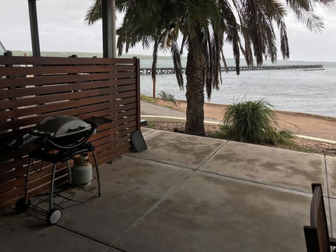 Beachside & Jetty View Apartment 6 - Captain\'s Apt - Accommodation Redcliffe 26