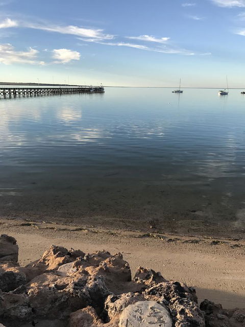 Beachside & Jetty View Apartment 6 - Captain\'s Apt - Accommodation Redcliffe 28