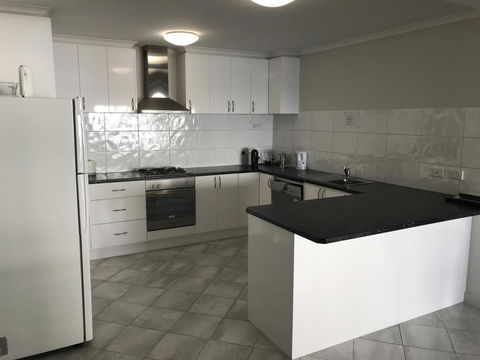 Beachside & Jetty View Apartment 6 - Captain\'s Apt - Accommodation Redcliffe 33
