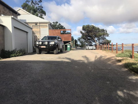 Beachside & Jetty View Apartment 6 - Captain\'s Apt - Accommodation Redcliffe 8
