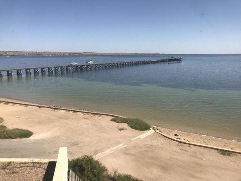 Beachside & Jetty View Apartment 6 - Captain\'s Apt - Accommodation Redcliffe 2