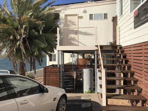 Beachside & Jetty View Apartment 6 - Captain\'s Apt - Accommodation Redcliffe 35