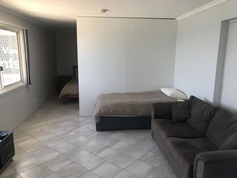 Beachside & Jetty View Apartment 6 - Captain\'s Apt - Accommodation Redcliffe 1