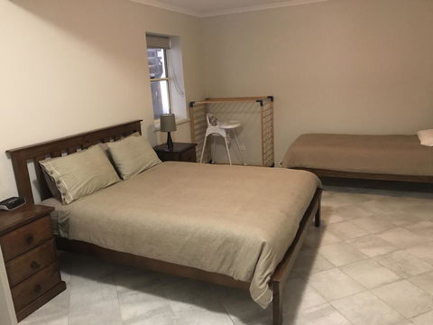 Beachside & Jetty View Apartment 6 - Captain\'s Apt - Accommodation Redcliffe 41