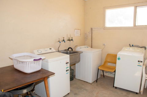 Kimba Units - Accommodation Redcliffe 1
