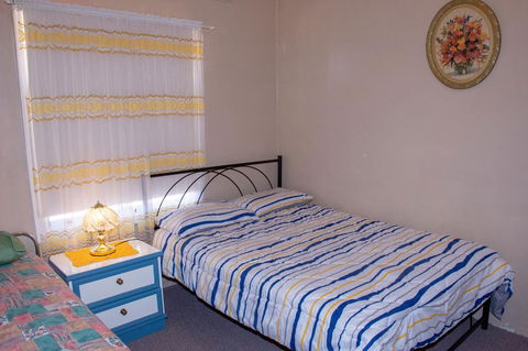 Kimba Units - Accommodation Redcliffe 14