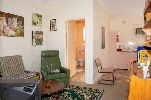 Kimba Units - Accommodation Redcliffe 17