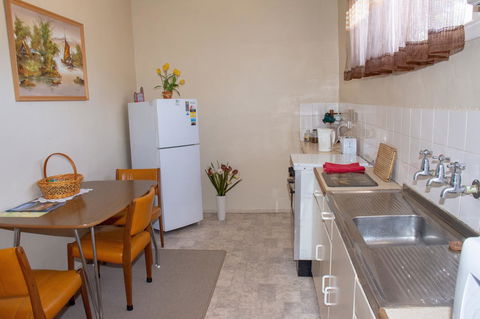 Kimba Units - Accommodation Redcliffe 6